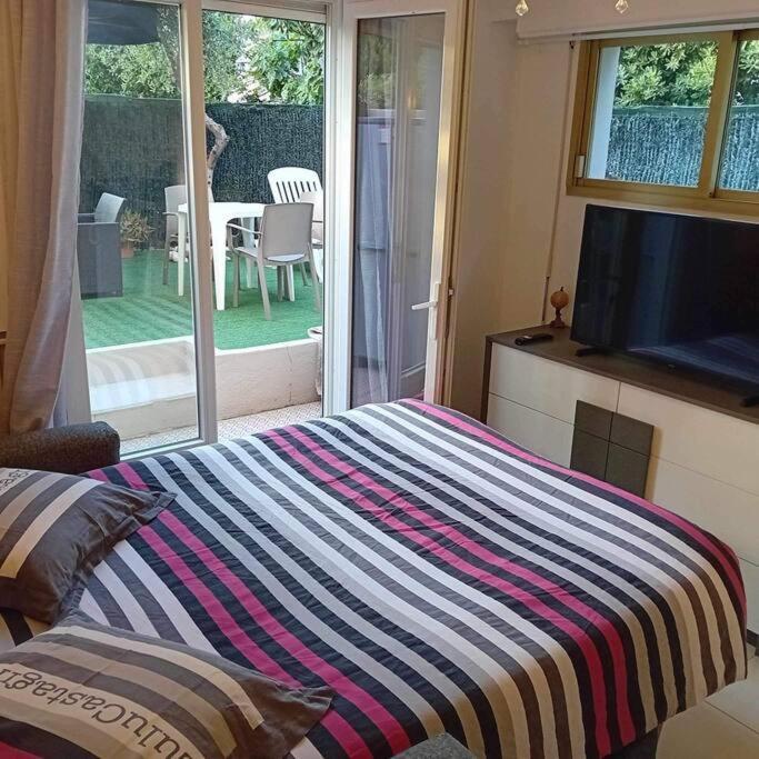 Studio Cosy Terrasse Front Mer Cagnes-sur-Mer Exterior foto